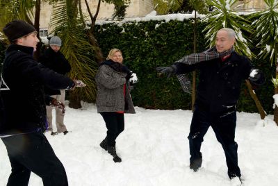 צפו בתיעוד: ראש הממשלה נתניהו במלחמת שלג