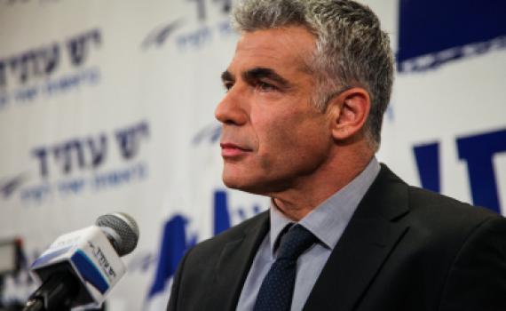 לפיד מתנגד לתכנית ליברמן: לא נוציא מתוכנו אזרחים ישראלים