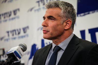 לפיד מתנגד לתכנית ליברמן: לא נוציא מתוכנו אזרחים ישראלים