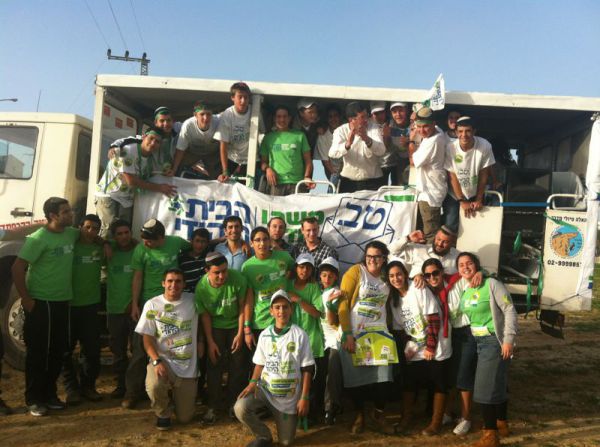 צעירי הבית היהודי ירדו דרומה עם "משאית הצעירים"