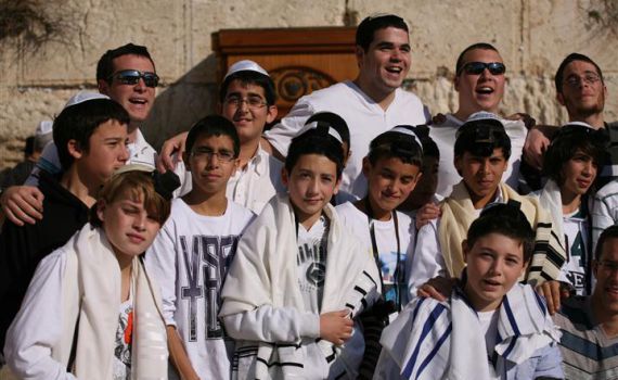 בזכותו: פרויקט בר המצווה של אמנון ליפקין-שחק ז"ל