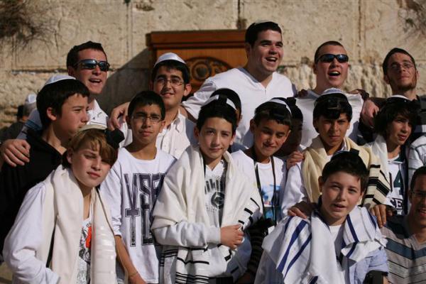 בזכותו: פרויקט בר המצווה של אמנון ליפקין-שחק ז"ל