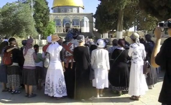 המשטרה עצרה שתי בנות שסובבו בשערי הר הבית