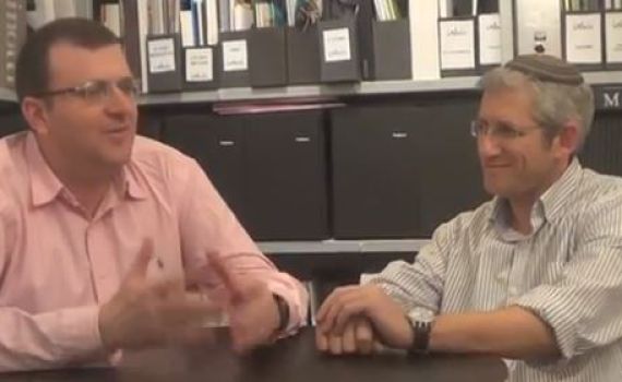 צפו: מה פתאום להזמין חילוני לסעודת שבת?