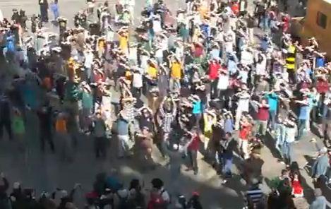 צפו: ישיבת מקור חיים בפלאש מוב במדרחוב בירושלים