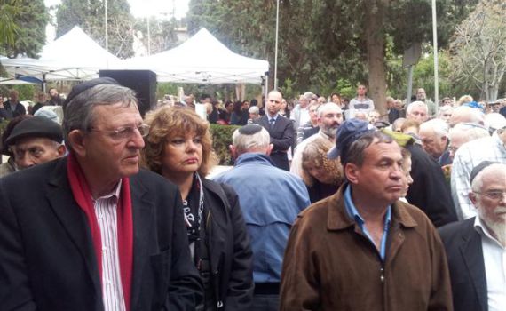 עשרות באזכרה למפקד הלח"י אברהם (יאיר) שטרן הי"ד