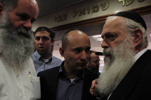 נפתלי בנט בישיבת מיר: "אנחנו אחים, לא מדובר באויב"