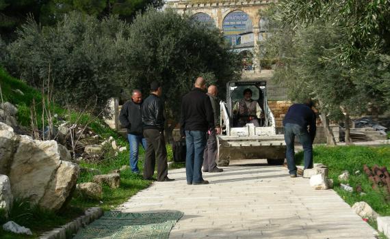 נמשכת השמדת השרידים היהודיים בהר הבית ע"י הוואקף