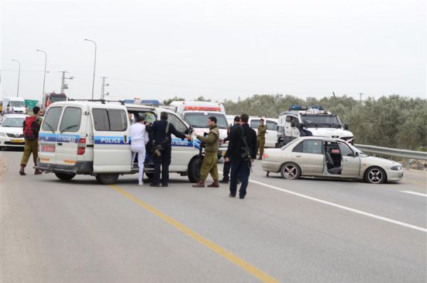 פיגוע דריסה בקרני שומרון: שוטרים ירו לעבר המחבלים