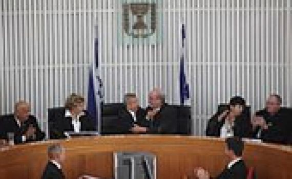 בייניש וגרוניס: בתי המשפט מלאים שופטים לא ראויים