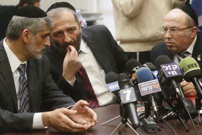 הח"כים החרדים הטיחו בבנט: "יהודי לא מגרש יהודי"