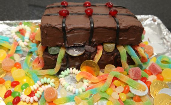 הרב מצגר קורא: להימנע ממשלוח מנות המכיל ממתקים