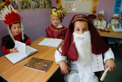 להיות מוכנים לחג: הלכות פורים לפי מנהגי כל העדות