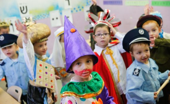 גם תחפושות יכולות להיות "מתנות לאביונים"