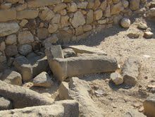 פלסטינים בונים שכונה על ארמנות הורדוס והחשמונאים