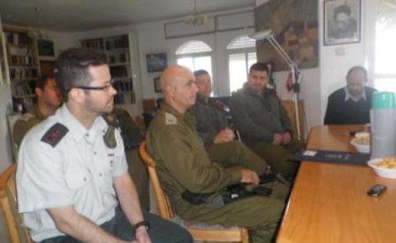 צפו: משפחת מרצבך תוקפת את מפקדת אוגדת איו"ש