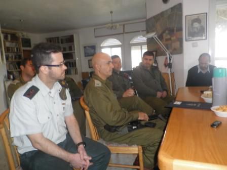 צפו: משפחת מרצבך תוקפת את מפקדת אוגדת איו"ש