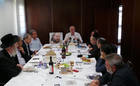 בכנסת עשו סדר פסח עם כיסא ריק עבור יהונתן פולארד