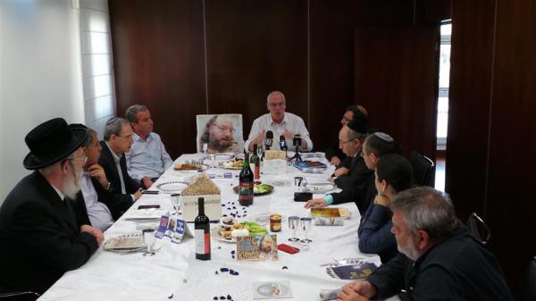 בכנסת עשו סדר פסח עם כיסא ריק עבור יהונתן פולארד