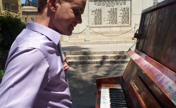 אביחי שלי: "אני מציע לכל אדם שלא לשקוע בקורבניות"