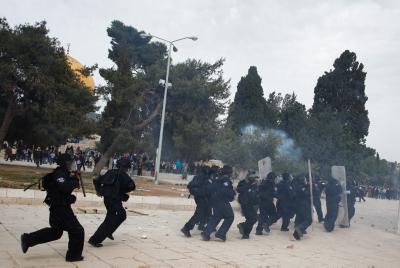 התפרעויות בהר הבית: מי מרוצה ומי מוחה