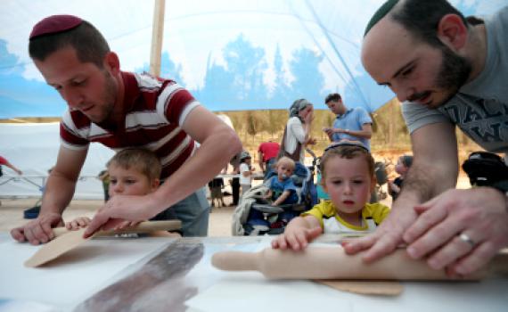 הרי הם ידעו שהם עומדים להגאל, אז למה הם אפו מצות?