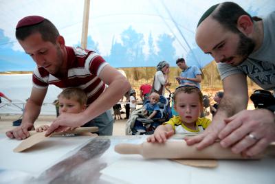 הרי הם ידעו שהם עומדים להגאל, אז למה הם אפו מצות?