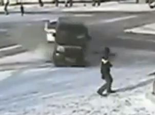 סרטון מדהים: אנשים שניצלו ממוות בטוח ברגע האחרון