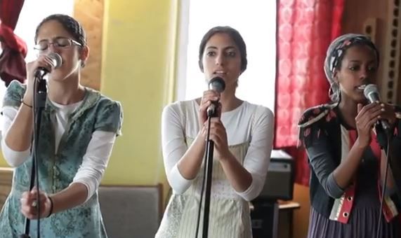 מיקה קרני: "המפגש עם הבנות הדתיות השפיע עליי רבות"