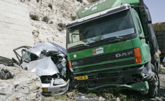 "נראה כמו פיגוע" הרוגים ופצועים בתאונת שרשרת בנשר