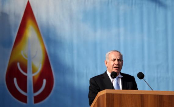 "בעיניים דומעות ובלב מלא גאווה, אנו מצדיעים לנופלים"