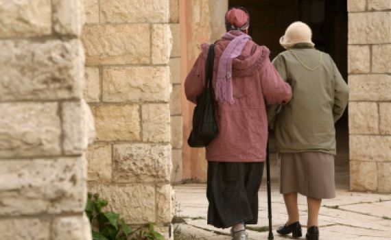 פרשת קדושים: לסייע לזקנים אבל לא רק מתוך רגשי רחמים