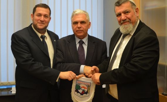 צפו: המתנחלים וחברי הפרלמנט האירופי ילחמו יחד בחרם