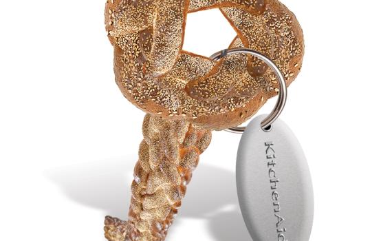 לקראת שבת: טיפים לאפיית חלות בצורת מפתח