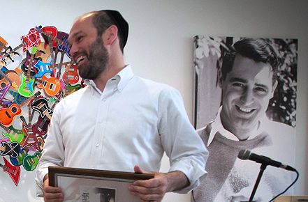 זמר זהב: יונתן רזאל מכר 15,000 אלבומים