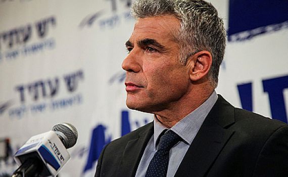 לפיד מאיים: בלי שוויון בנטל, הממשלה תתפרק