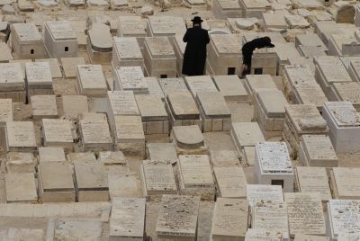 כמה עולה חלקת קבר? משרד הדתות משיב