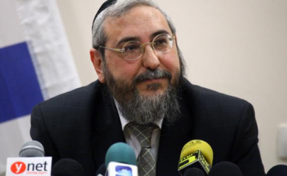 "התנגדות לחוק הגיור- עידוד ההתבוללות"