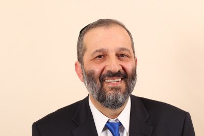 שוברים שמאלה: הרב עובדיה החזיר את דרעי לראשות ש"ס