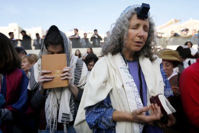 'נשות הכותל' נגד בנט: "ברגע שזה נפרד, זה לא שווה"