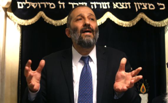 חשש בבית היהודי מפני 'התרגיל המסריח 2' של דרעי