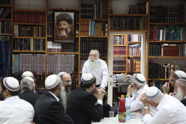 צו שמונה בחצות: כנס חירום של רבנים בבית הרב דרוקמן