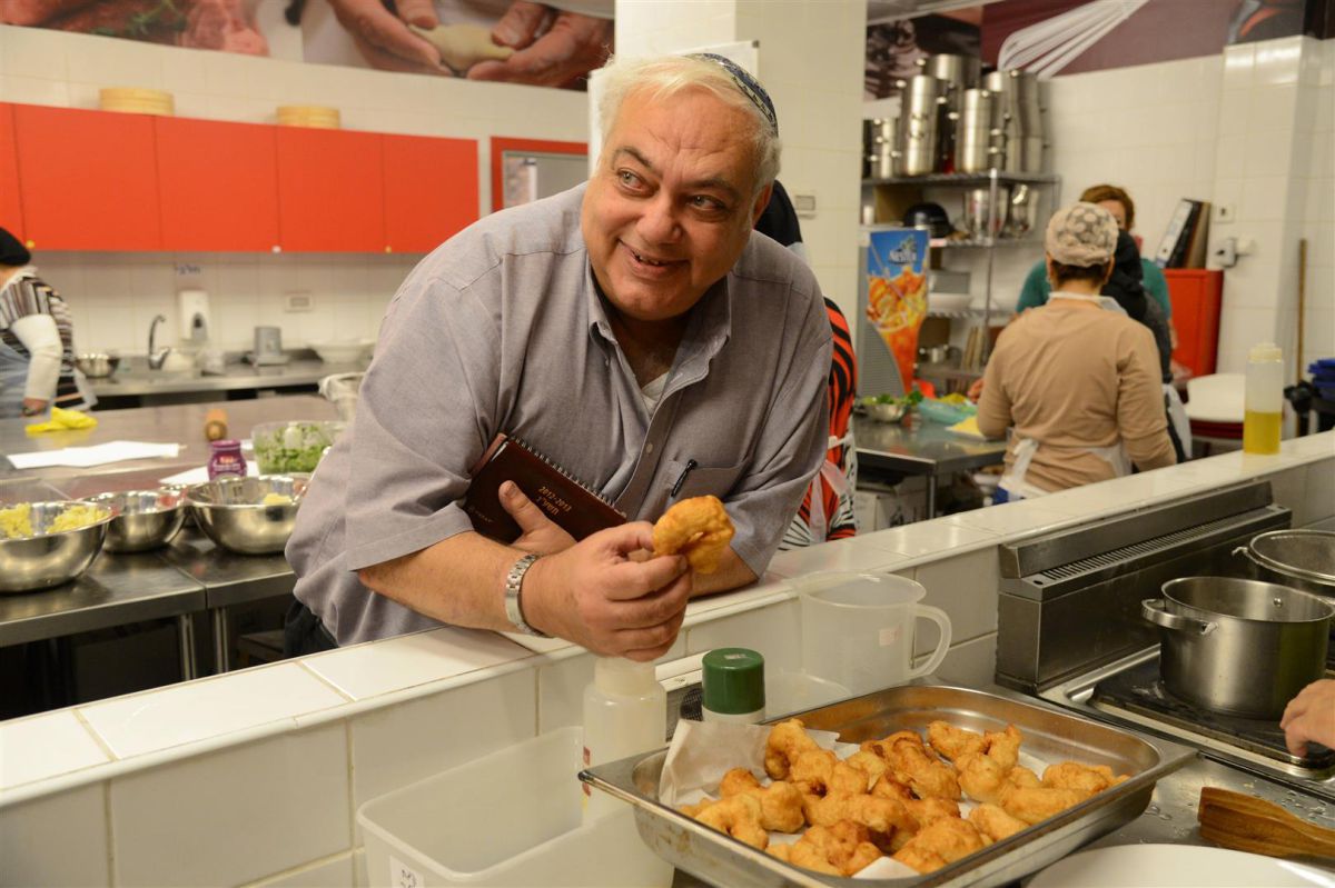 שאול יהלום טעם ושפט ב'מאסטר שף' של מעונות אמונה