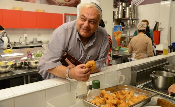 שאול יהלום טעם ושפט ב'מאסטר שף' של מעונות אמונה