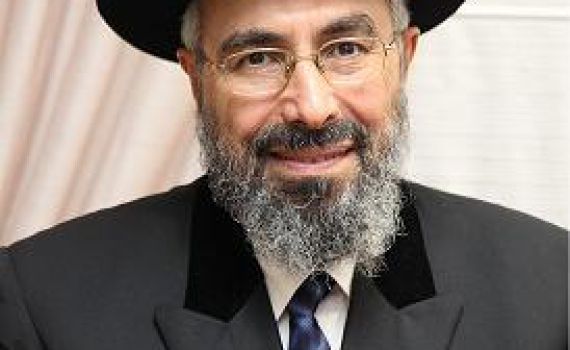 הרב ערוסי: אפעל נגד הדרת נשים במגזר החרדי