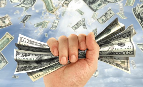 גיל הזהב: בת 84 זכתה ב-590 מיליון דולר