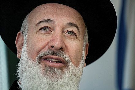 מסע ההשמצות נגד הרב הראשי לישראל יורד לפסים אישיים וצהובים