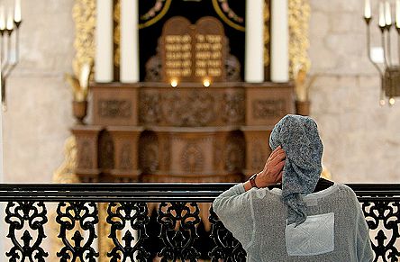 בית הלל בפסק חדש: נשים יכולות להגיד קדיש יתומה בבית הכנסת