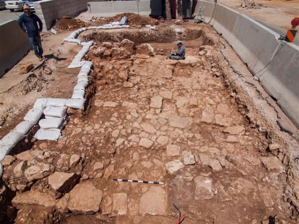 רשות הרבים: קטע דרך בן כ-1,800 שנה נחשף בירושלים