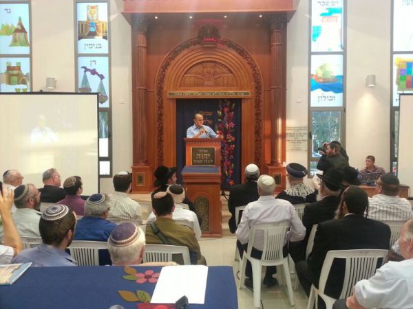 בנט: "לא ניתן לגעת בישיבות ההסדר"